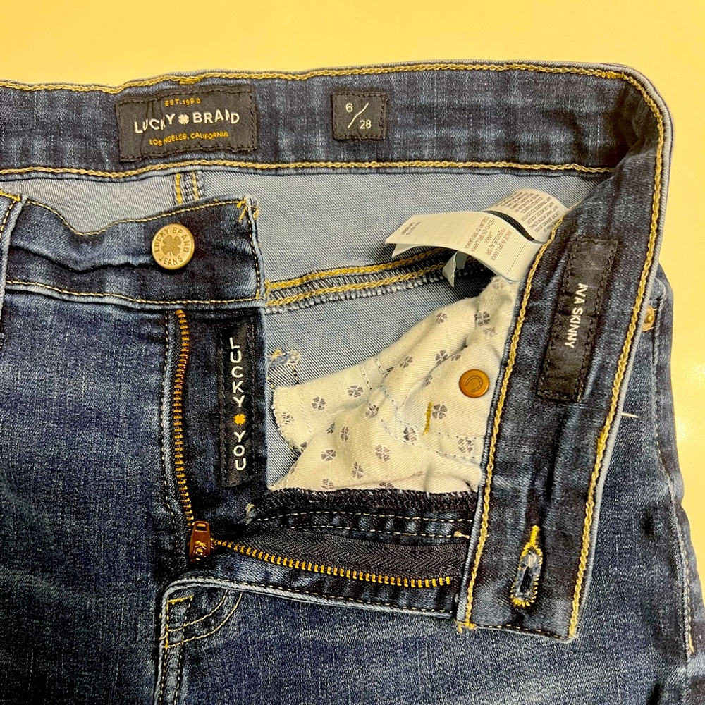 Lucky brand Ava skinny high rise Jean size 6